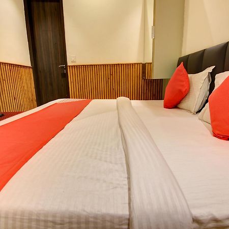 Hotel O Shri Sai Delhi  Bagian luar foto