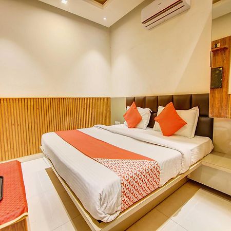 Hotel O Shri Sai Delhi  Bagian luar foto