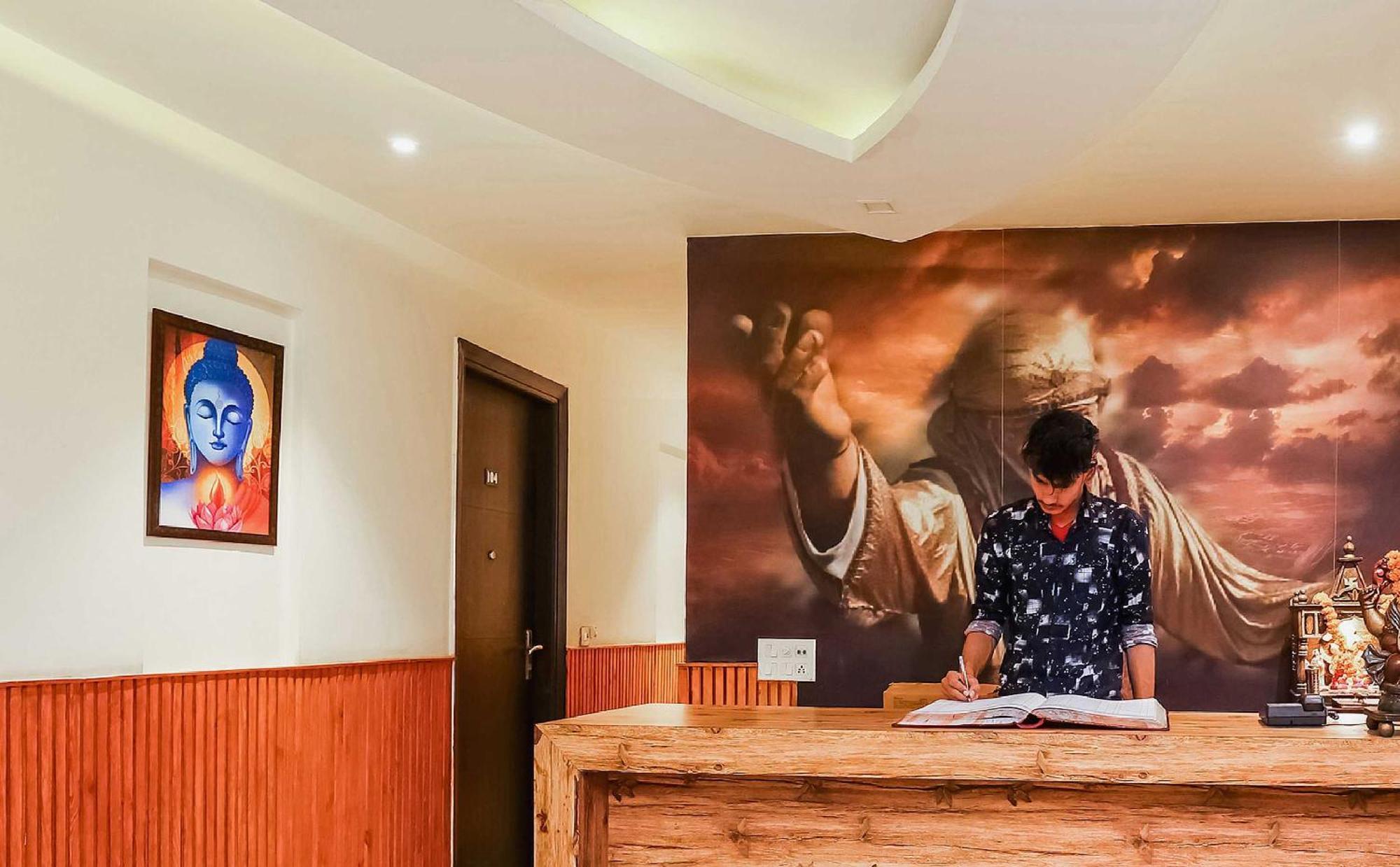 Hotel O Shri Sai Delhi  Bagian luar foto