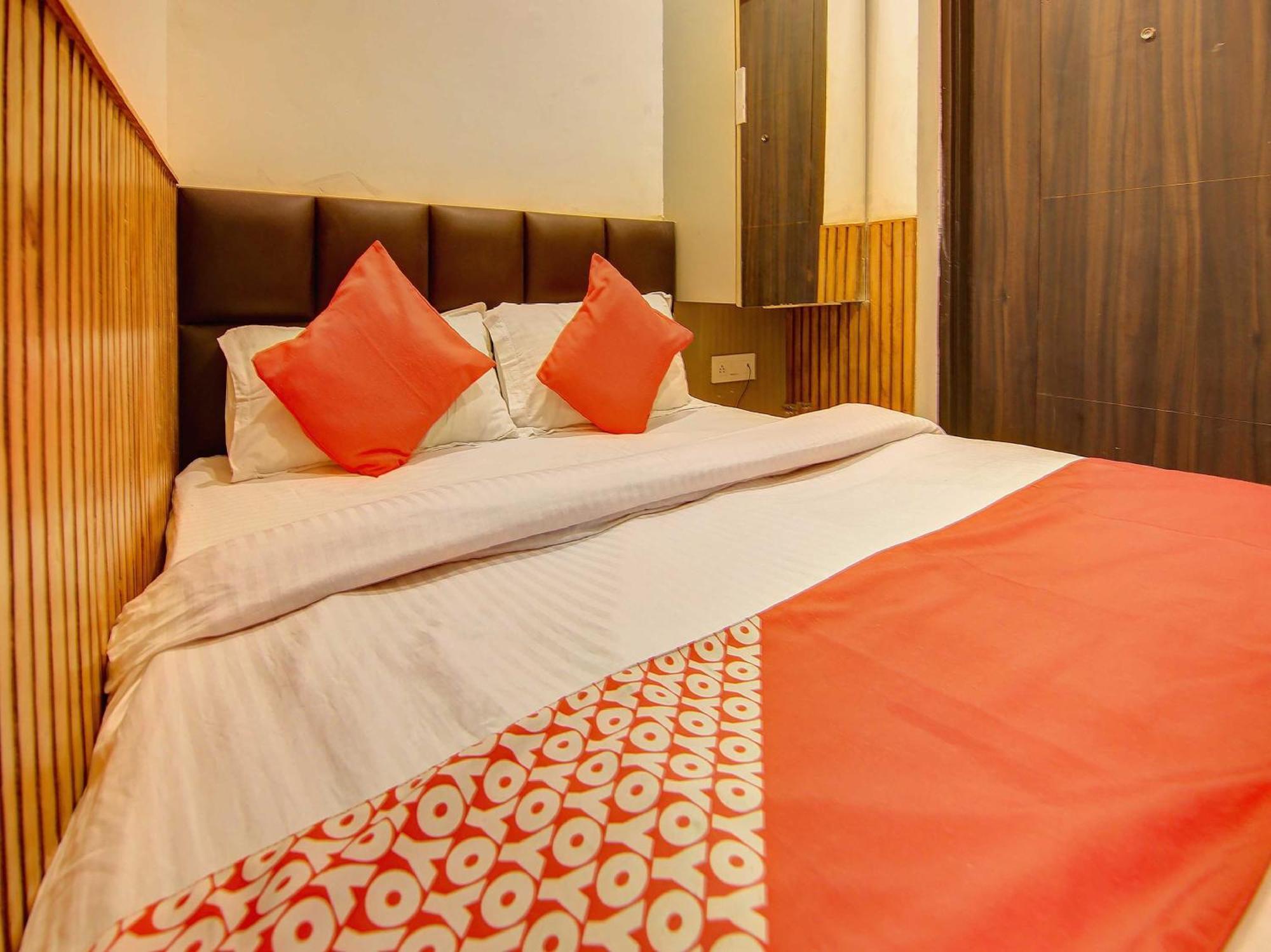 Hotel O Shri Sai Delhi  Bagian luar foto