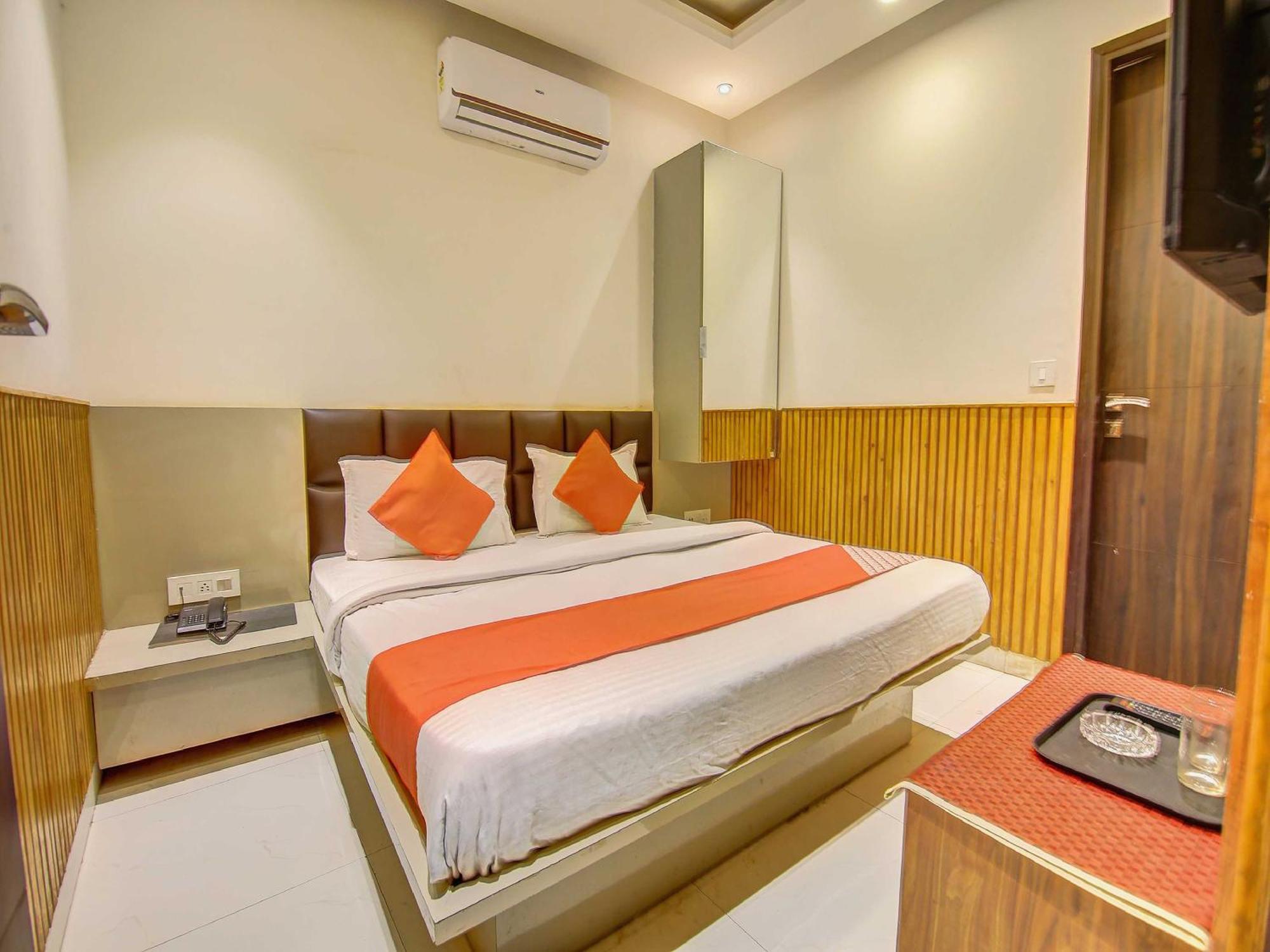 Hotel O Shri Sai Delhi  Bagian luar foto