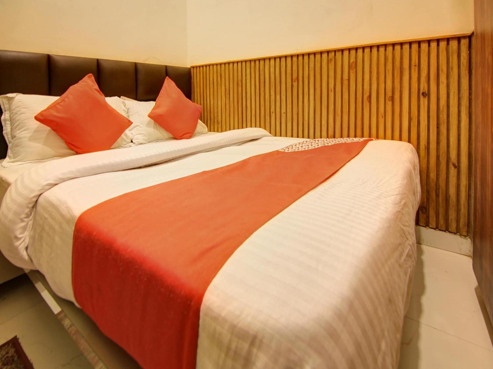 Hotel O Shri Sai Delhi  Bagian luar foto