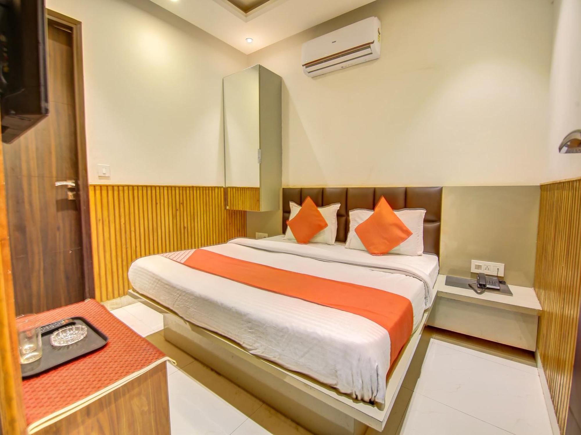 Hotel O Shri Sai Delhi  Bagian luar foto